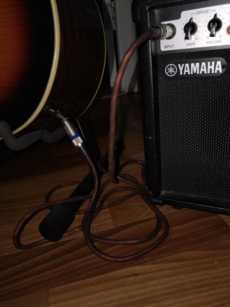 Продам Акустическую Гитару-  Fender