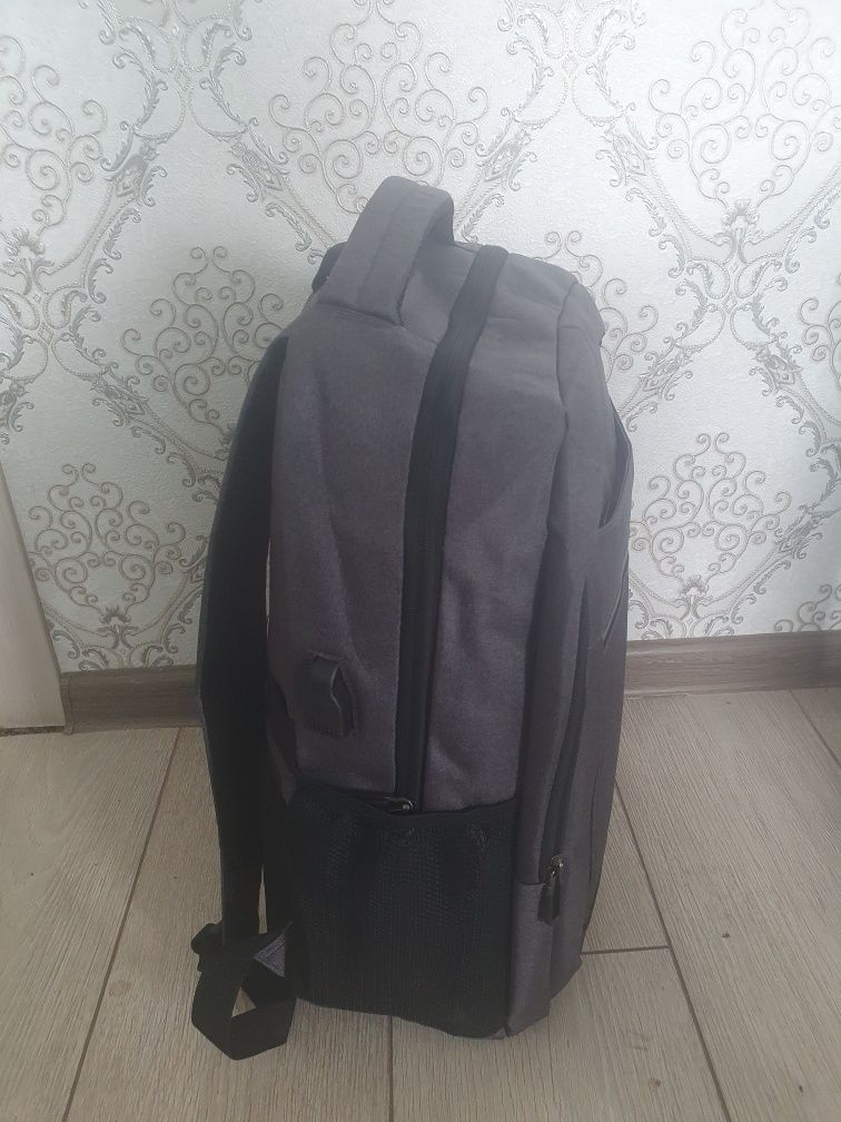 Продам рюкзак новый KY-Z