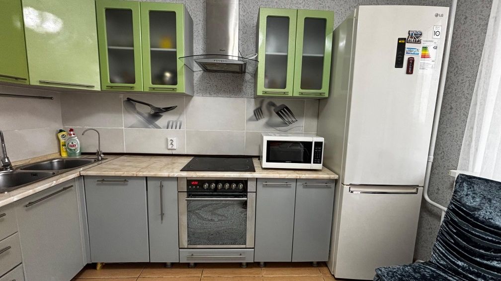 Продам вытяжку, варочную поверхность и духовой шкаф