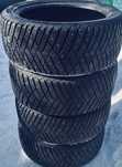Продам срочно Бу зимние шипованные шины Goodyear Ultragrip 245/45R19