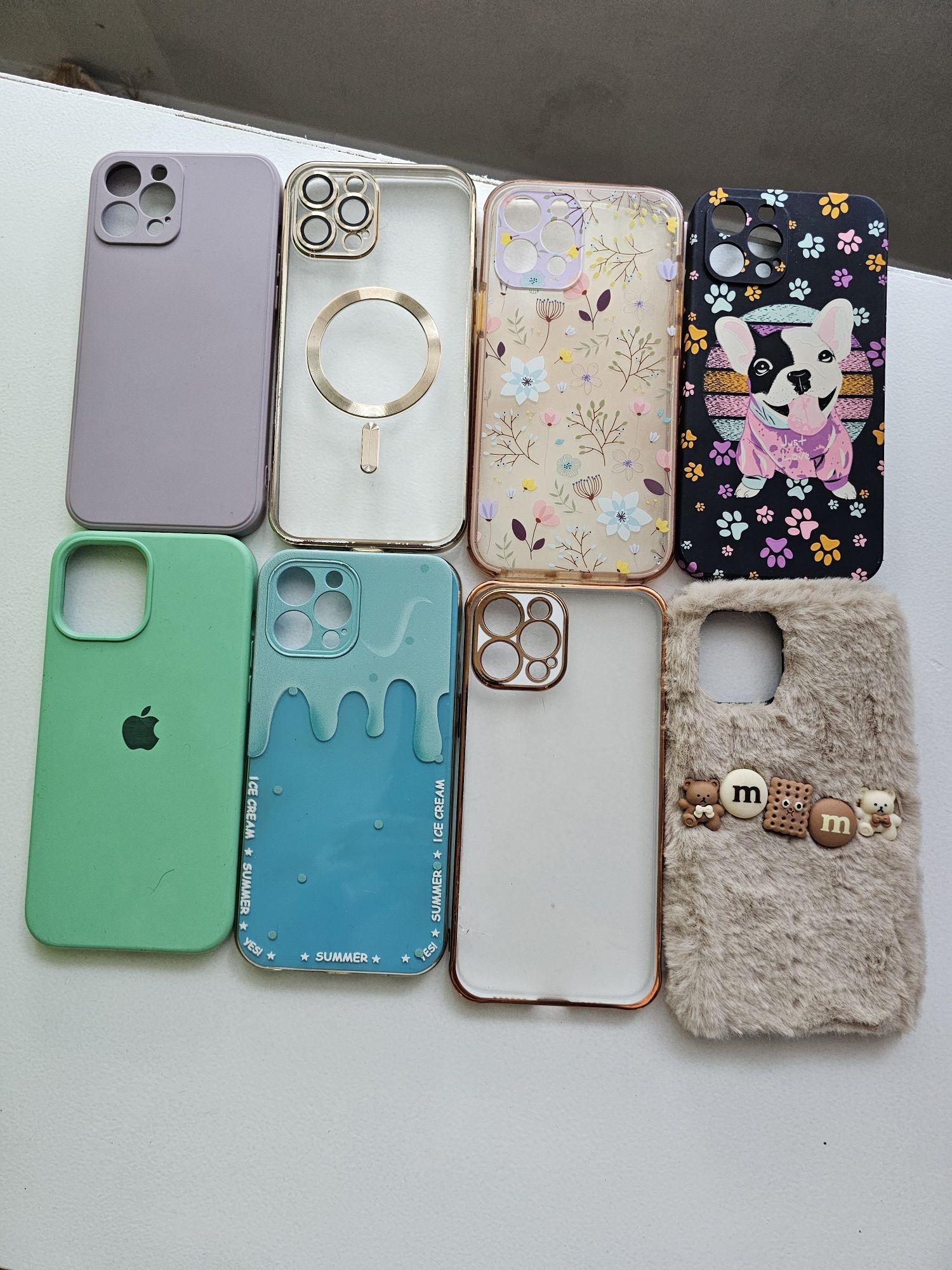 Продам чехлы на iphon12pro max