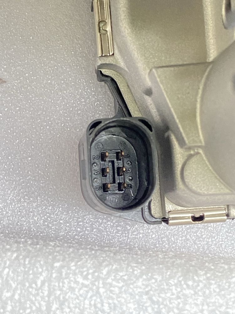 Дроссельная заслонка Audi