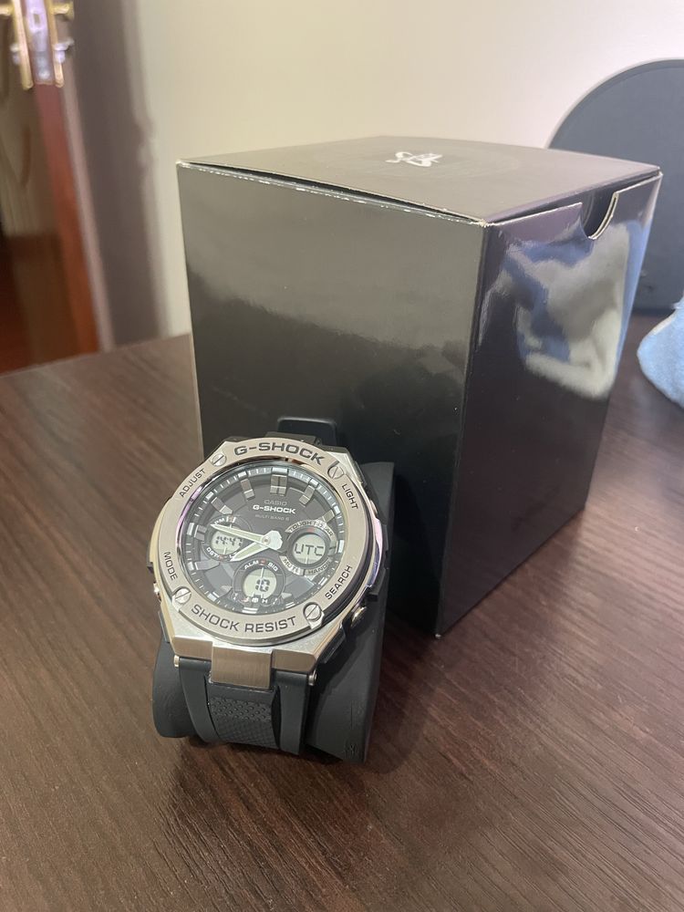 Продам почти новые Casio G-Shock GST-W110