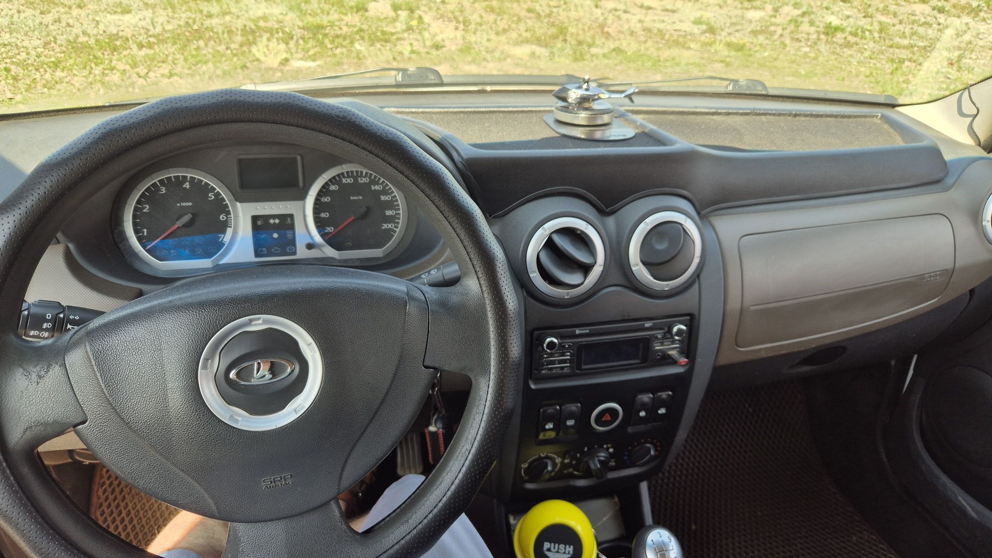 Продам Lada largus 7 мест.