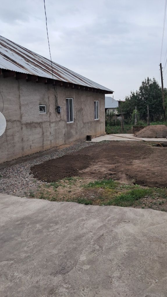 Продам Дом срочно в Коктебе 2 в хорошем месте тихий район 8сот 5комнат