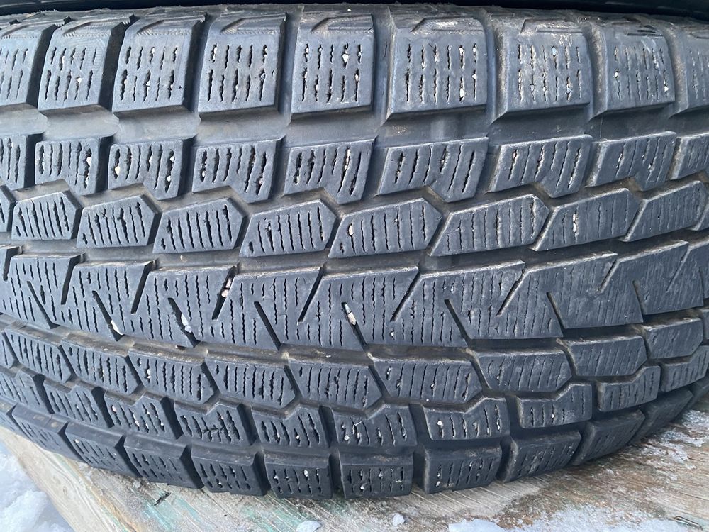 Комплект зимние шины 265/60/18 265/60R18 Yokohama.
