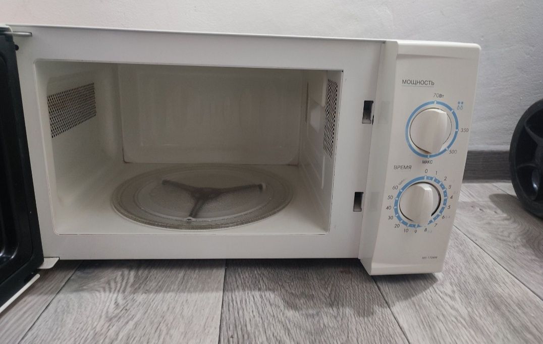 Продам микроволновку Lg