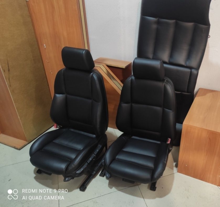 Продам комплект сидений споротсиз!