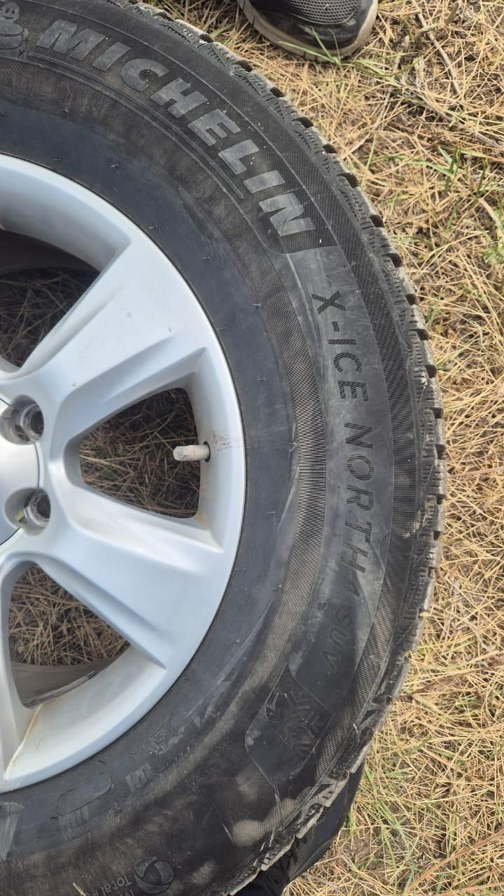 Шины MICHELIN X-Ice North 4 SUV 265/65 R17 114T с шипами
