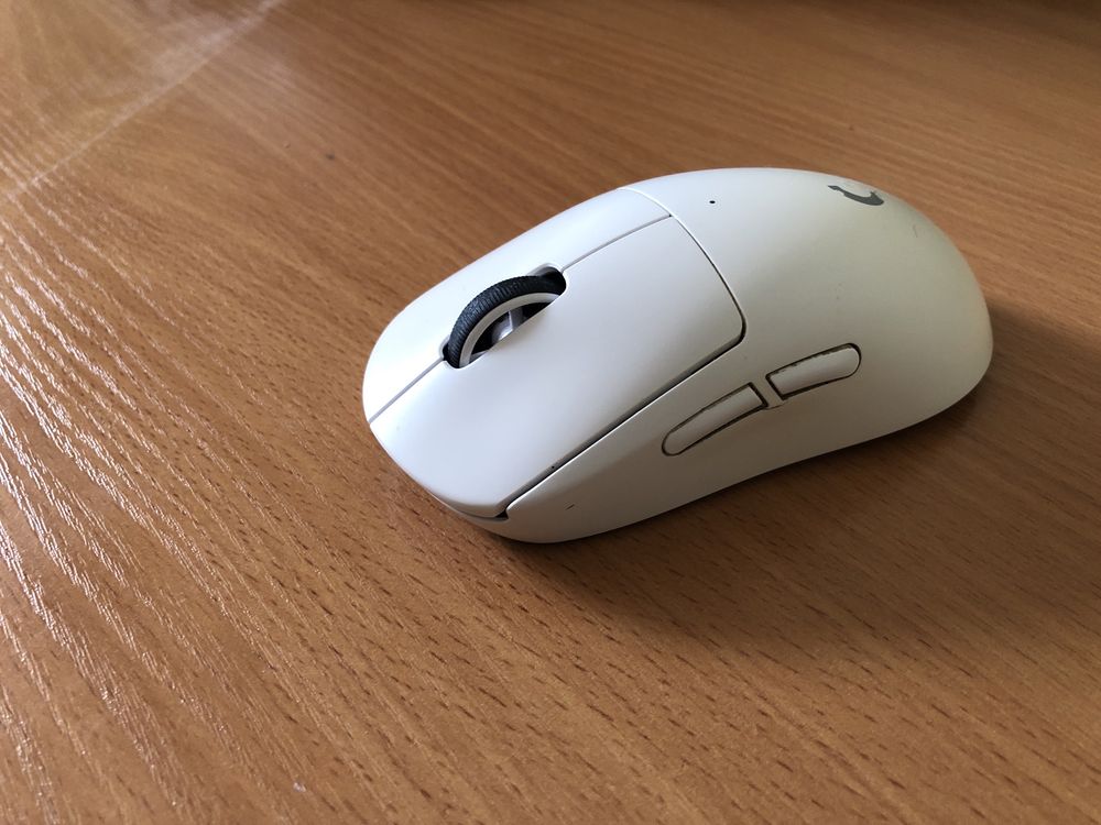 Logitech superlight белый