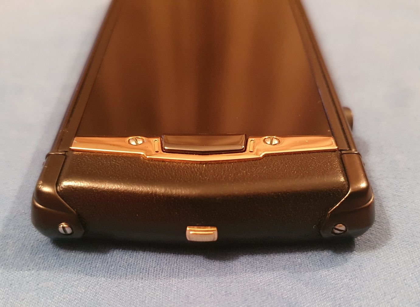 Продам VERTU Constellation сер.номер T-001553
