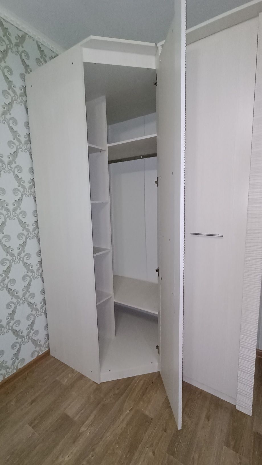 Шкаф в спальню, не дорого
