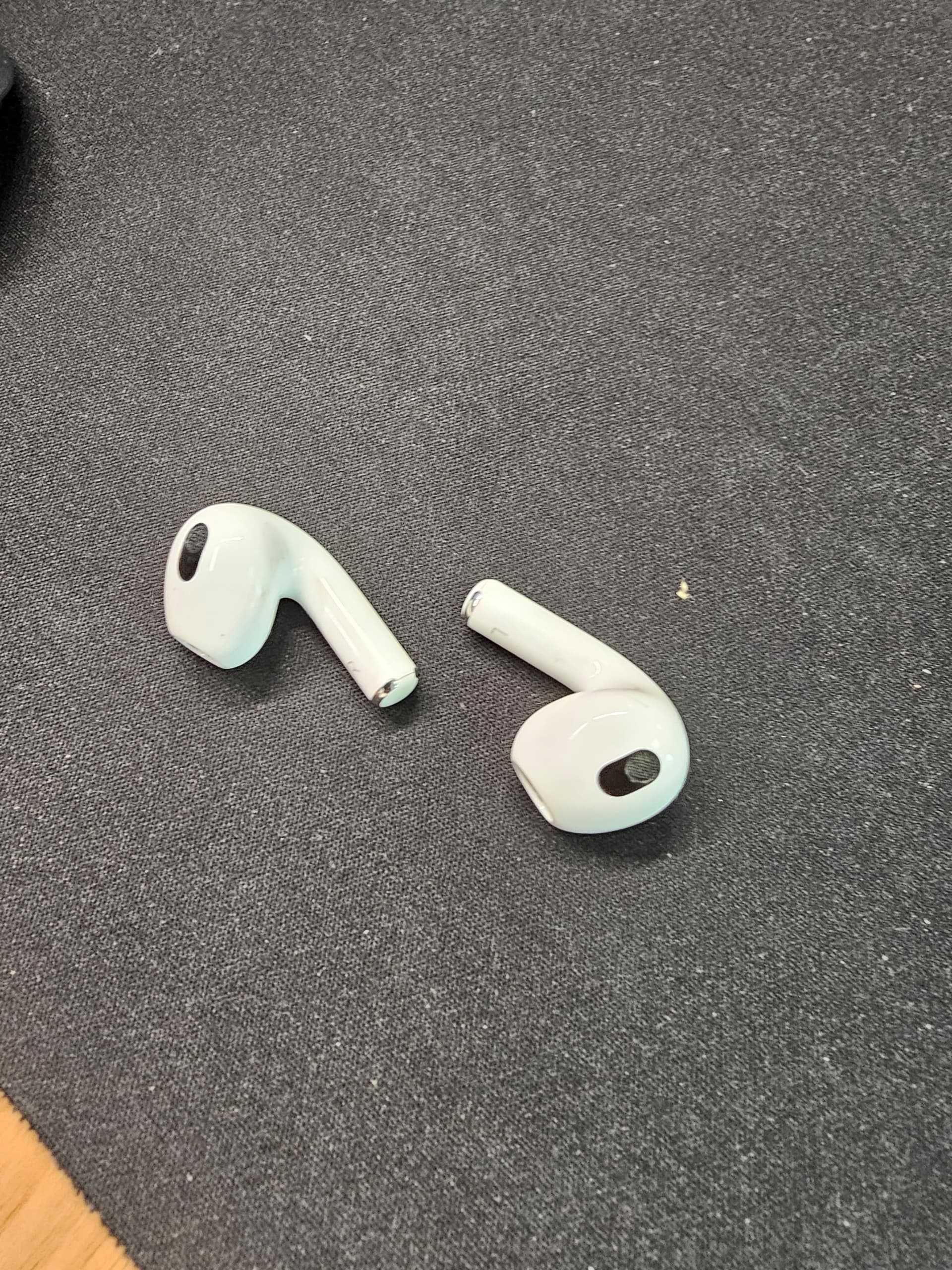 Беспроводные наушники AirPods Gen 3 with MagSafe case полный комплект