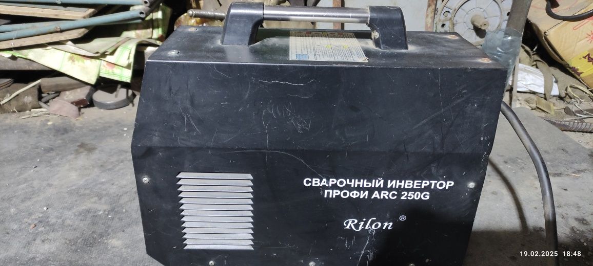 Сварочный инверторный аппарат для производства сварочных работ  напряж