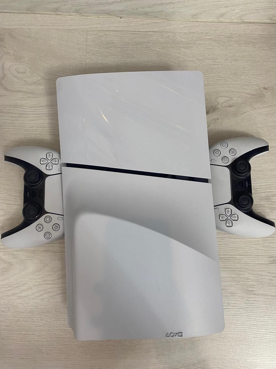 Playstation 5 (1TB) с дисководом и двумя джойстиками
