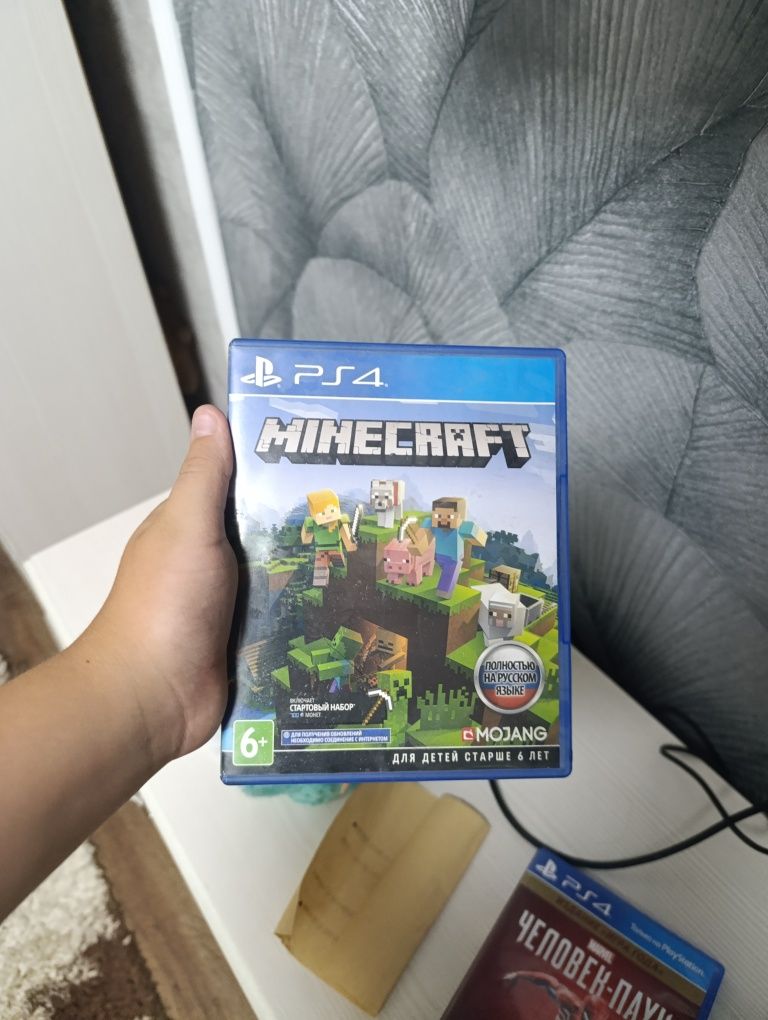 Ps4 продоеться с играми и джостиками