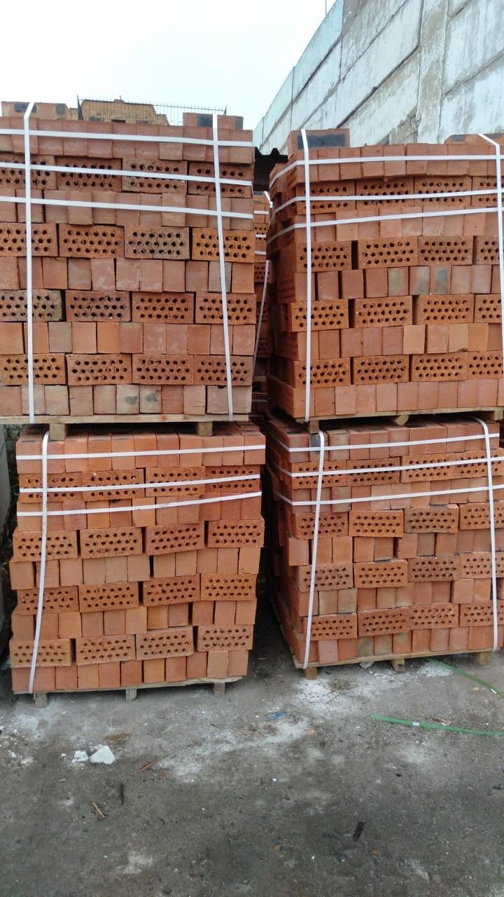 Продам кирпич одинарный, полуторный.