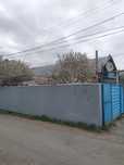 Продам 1/4 часть дома в центре города военный городок.