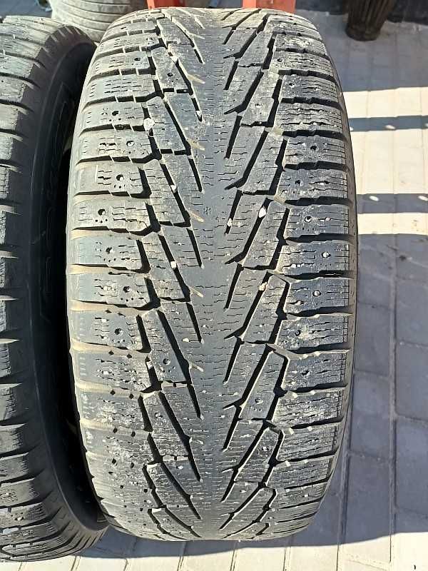 Шины 285/60 R18 - "Nokian Hakkapeliitta 7 SUV" (Россия), шипованные.