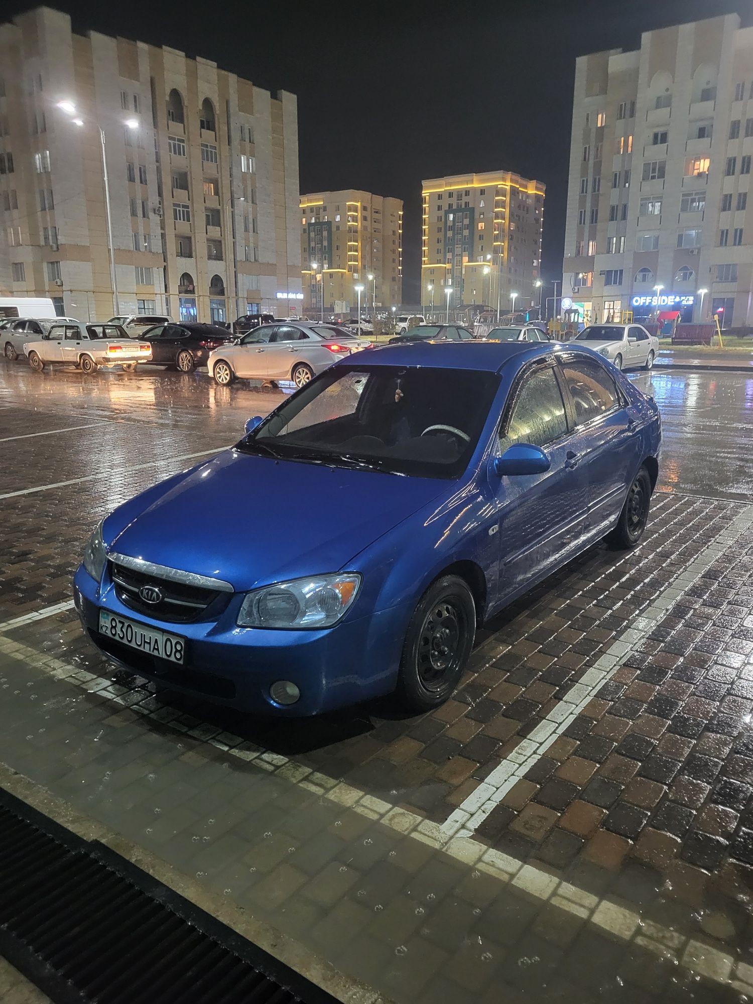 Машина kia cerato 2006
