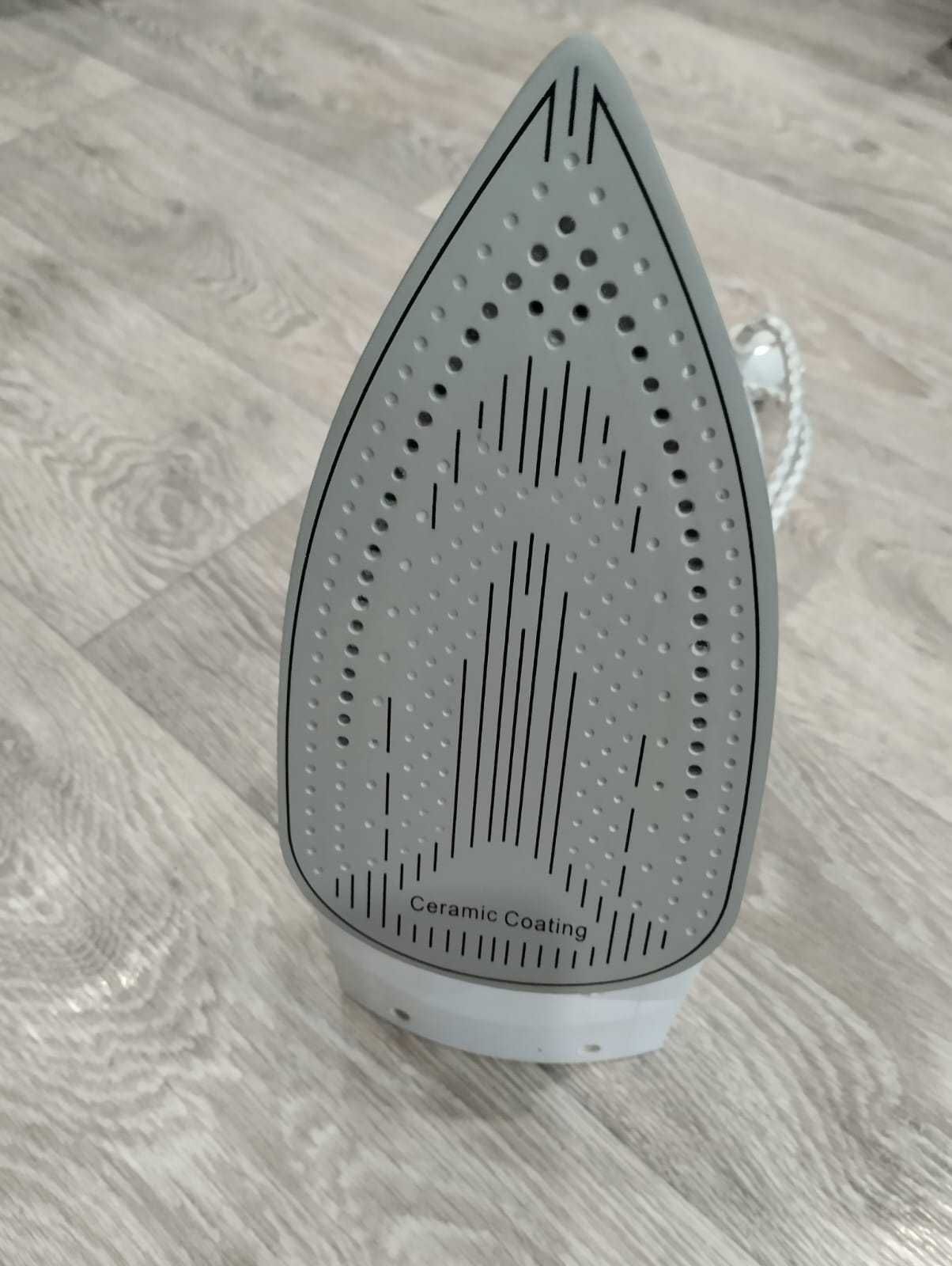 Паровой утюг 2200W + гладильная доска