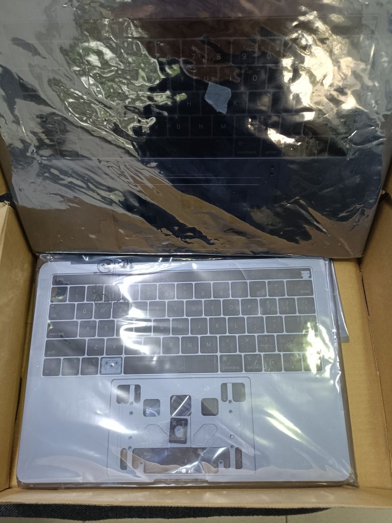 Клавиатуры для ноутбуков Apple