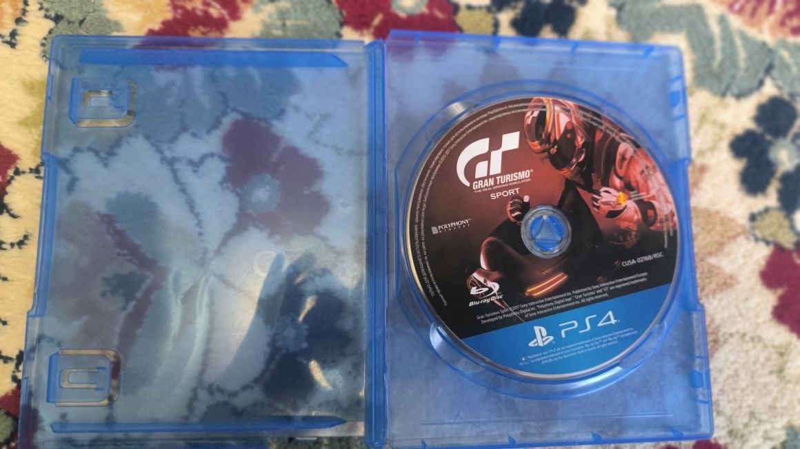 Продам Sony PlayStation 4 slim 1TB