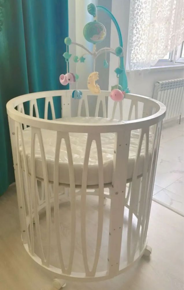Продам манеж 8в1 есть 3 матраса