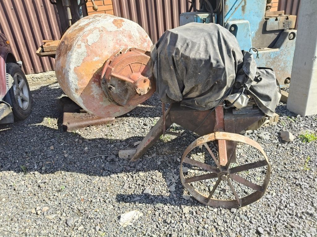 Бетономешалку продам б/у