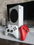 Xbox series S + красный геймпад