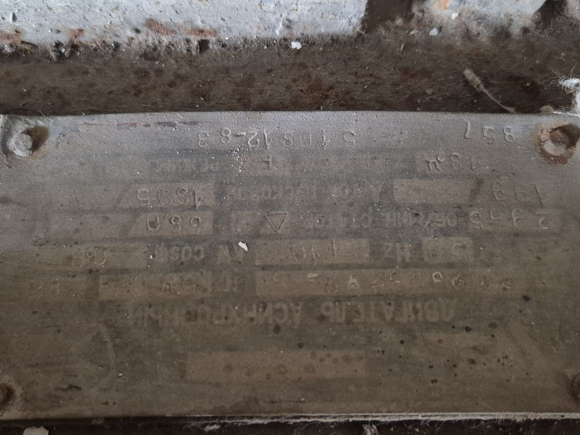 Продам электродвигатель 110Квт