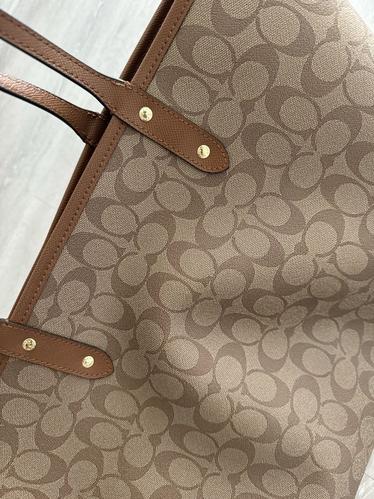 Продам сумку -тоут от Coach