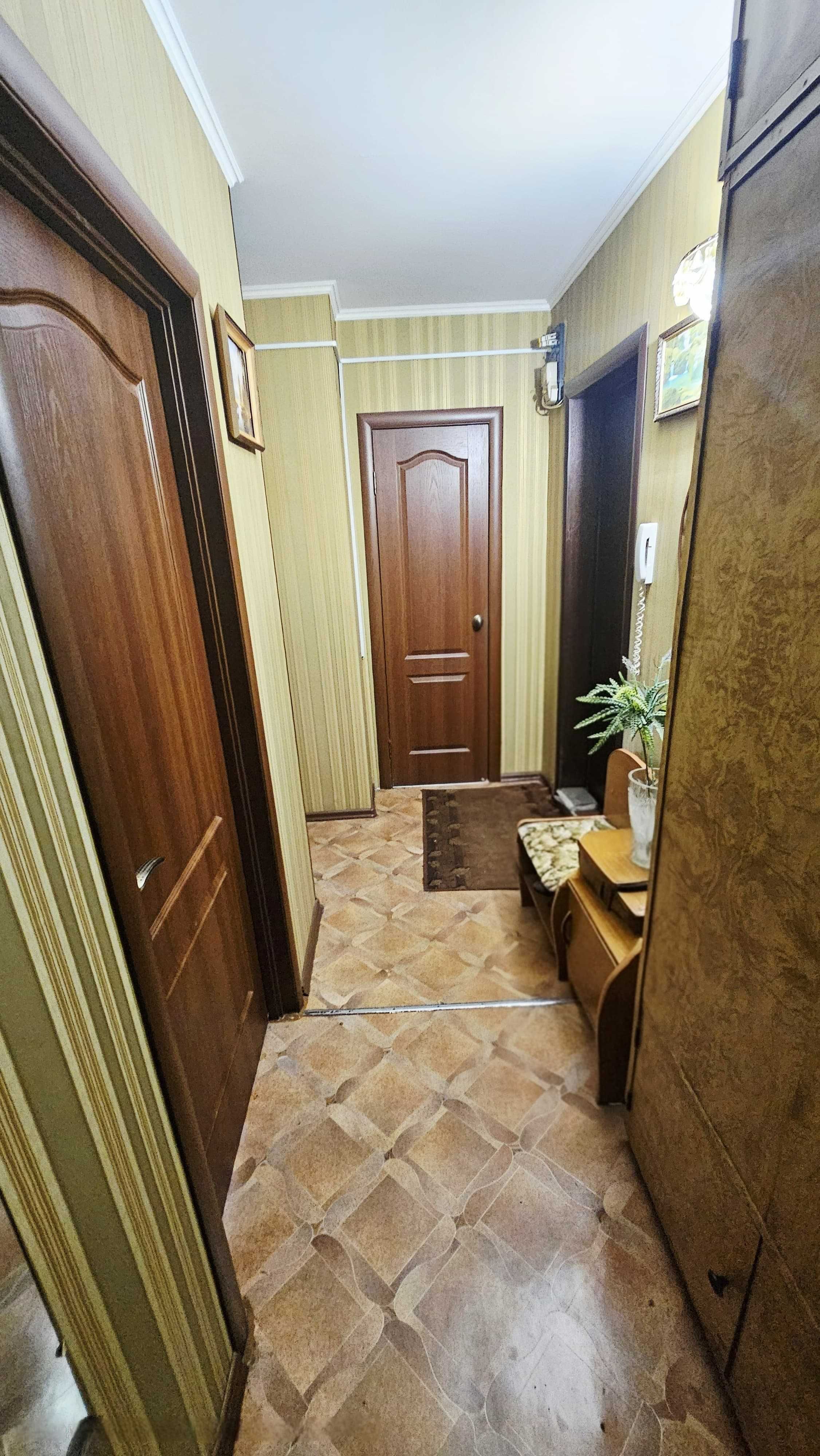 Продам 4 ех ком квартиру в центре