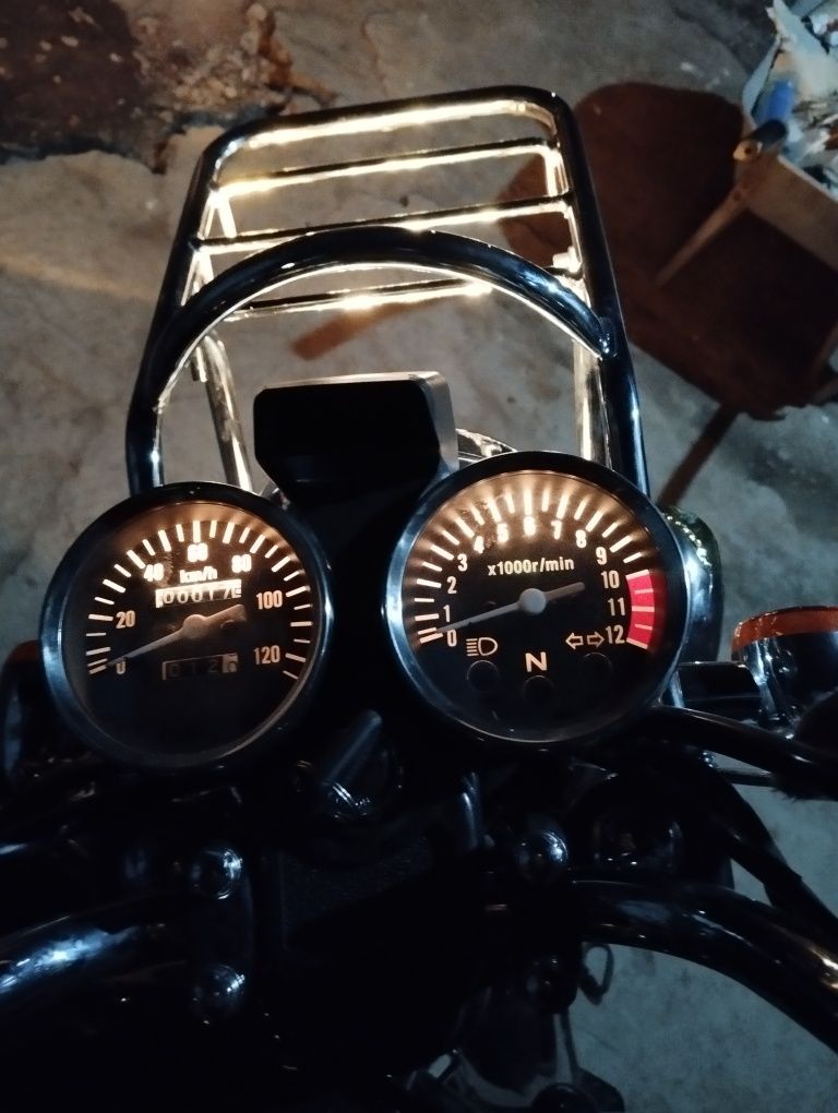 Продам новый мотоцикл Сузуки Gsx 200!