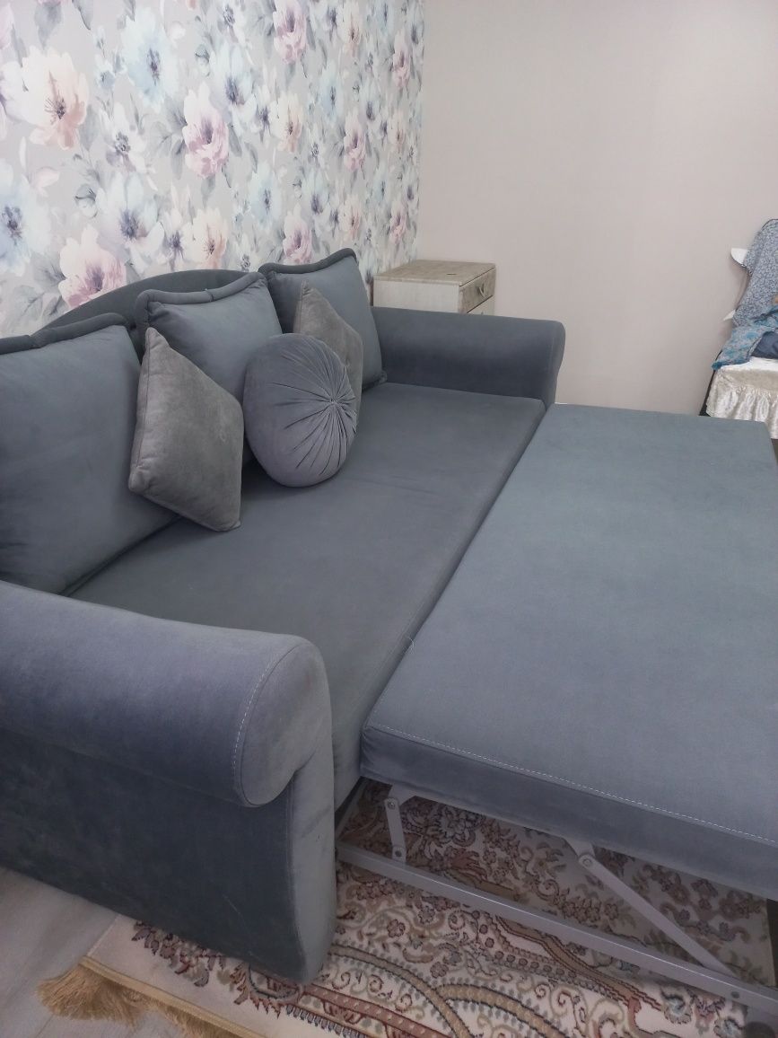 Диван  для гостиной и для спальный