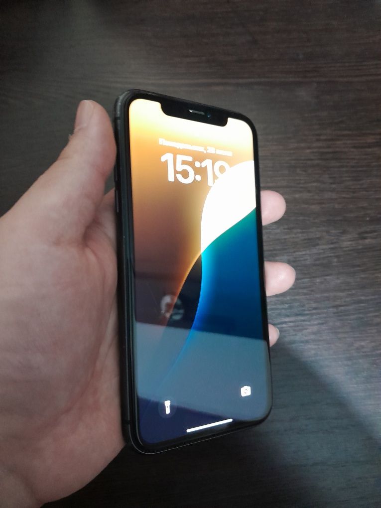 Айфон 11.  64gb.