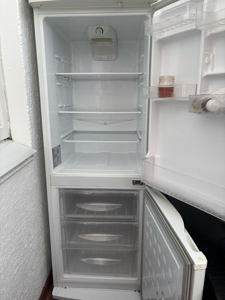 Продам холодильник