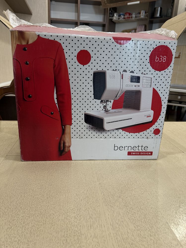 Швейная машина Bernette b38