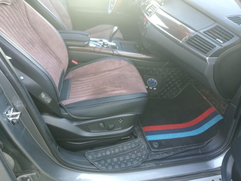 Срочно продам автомобиль BMW  X5  2007 года