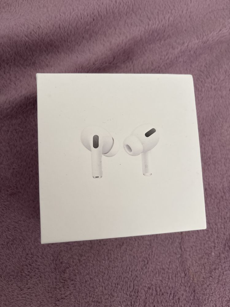 Airpods pro в хорошем состояниии