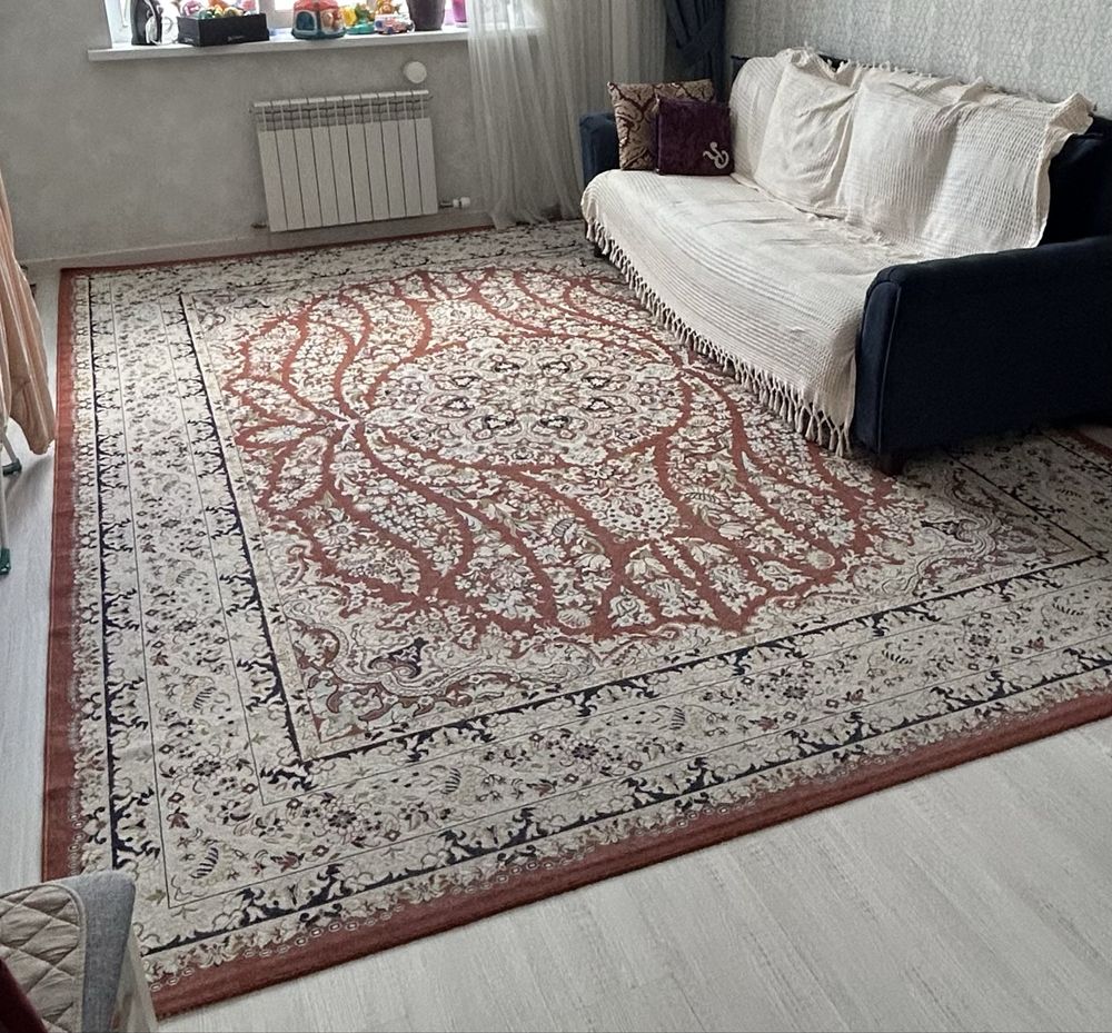 Ковер в хорошем состоянии
