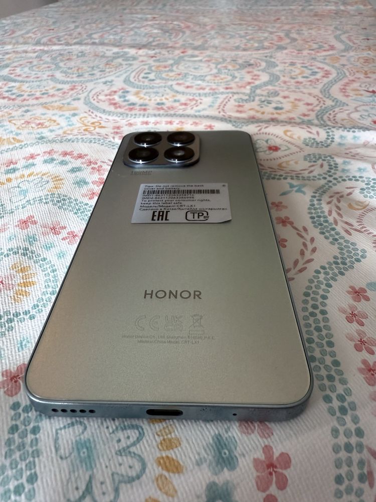 Продам телефон Honor x8a