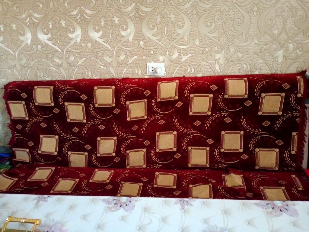 Продам дивандэк почти новую производства ССР