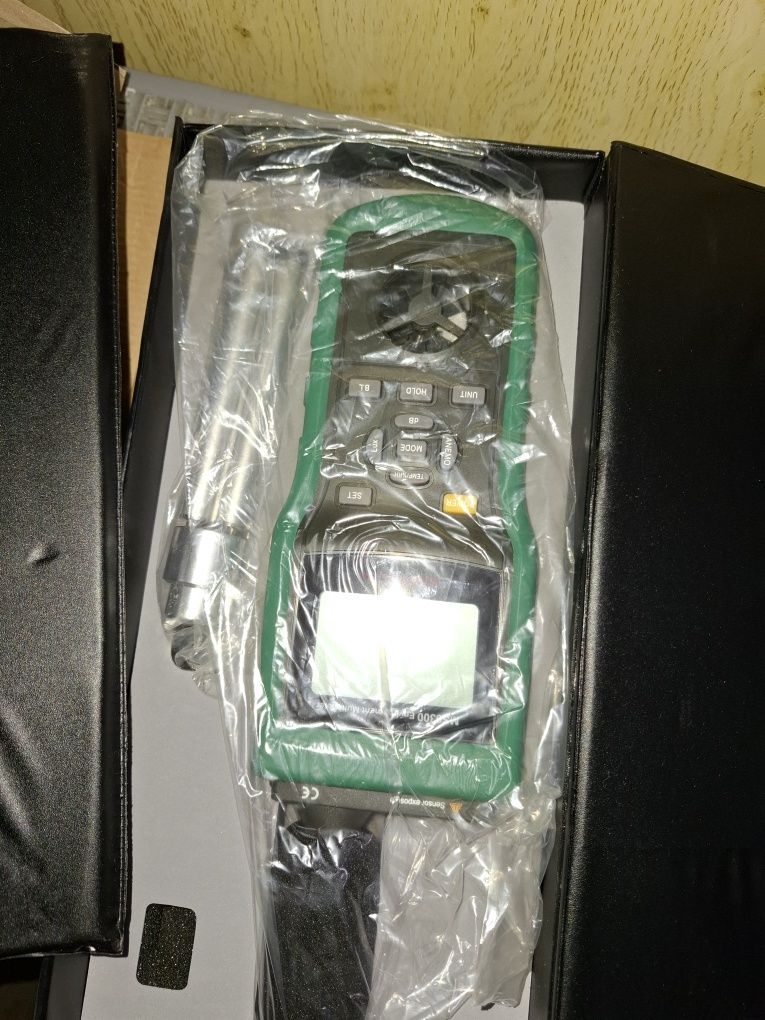 MASTECH MS6300 Многофункциональный измеритель параметров микроклимата.