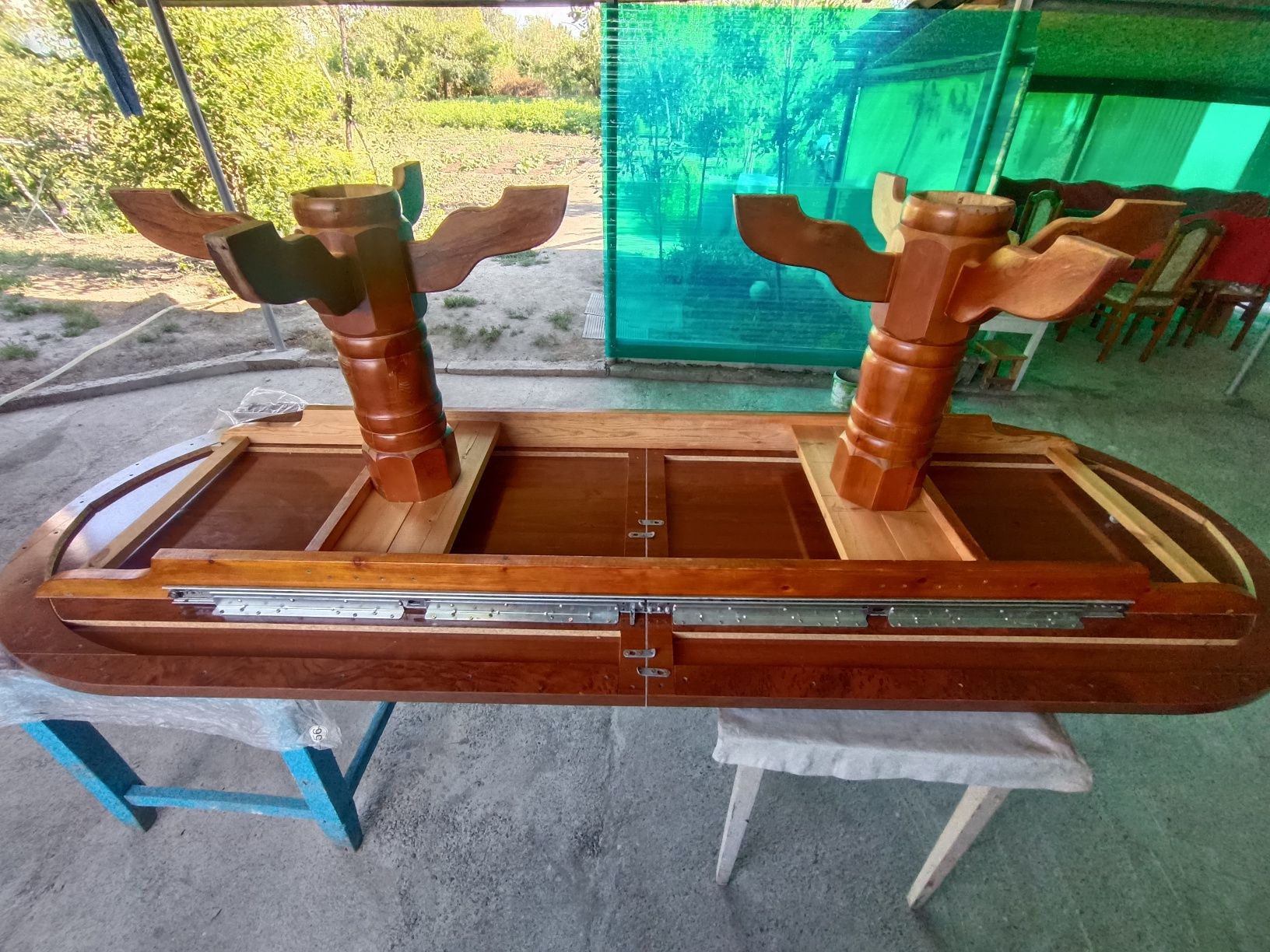 Продам стол в гостиную