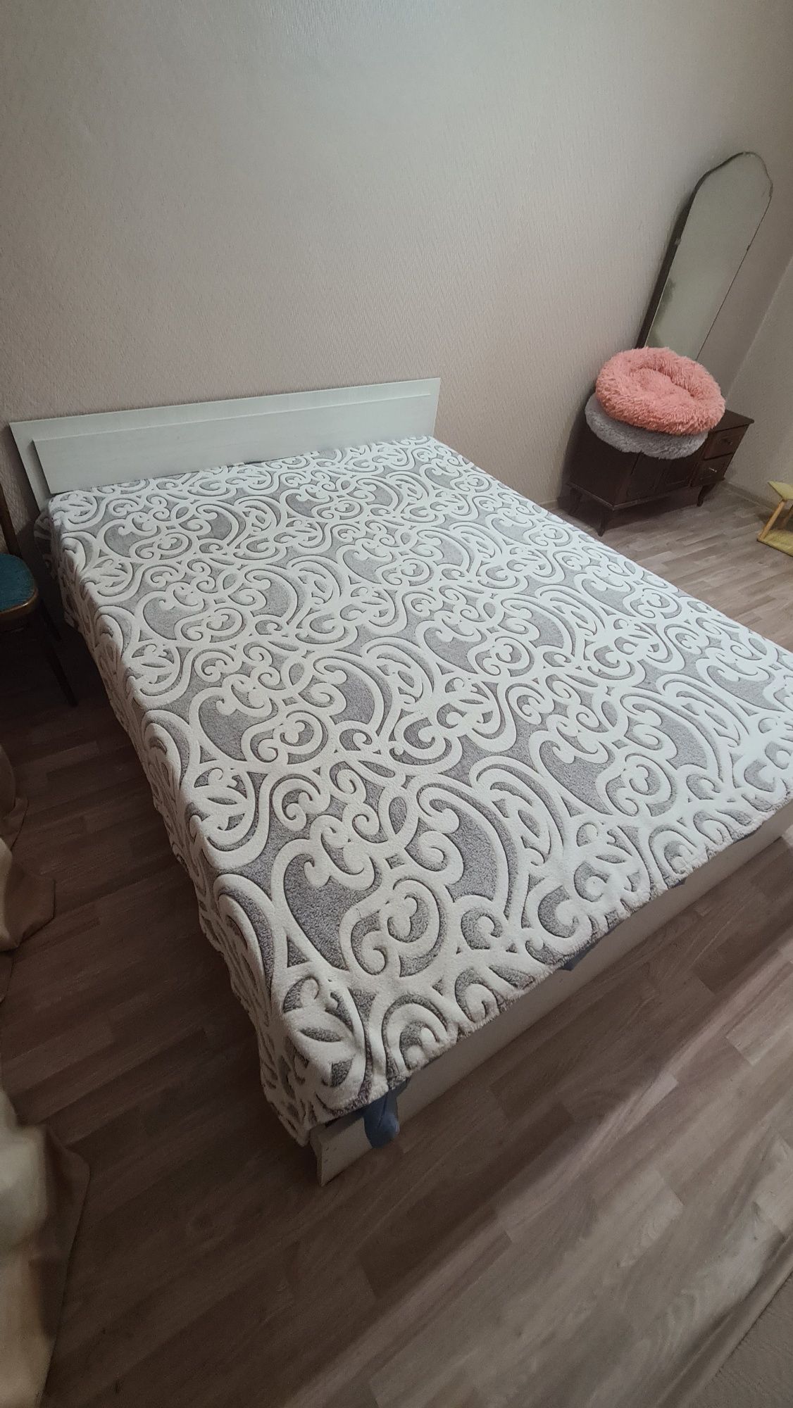 Продам кровать 160/200