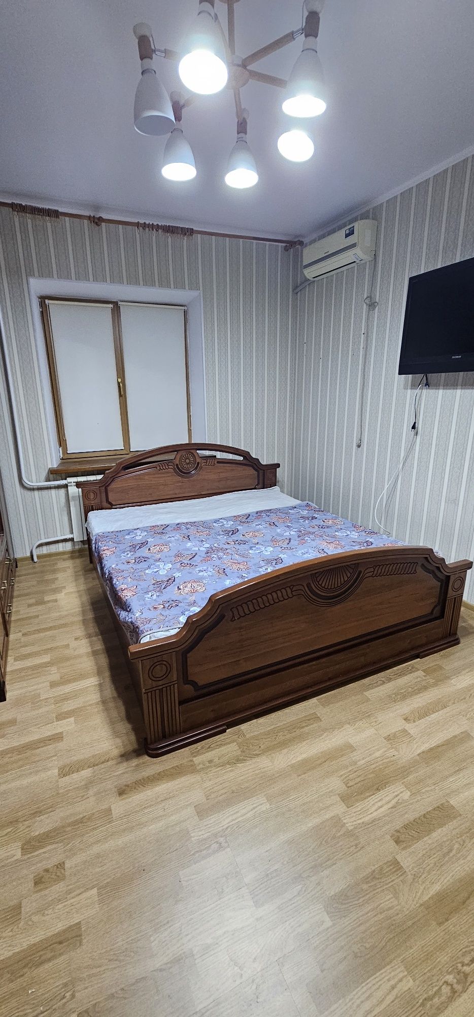 Продаётся спальная гарнитура.