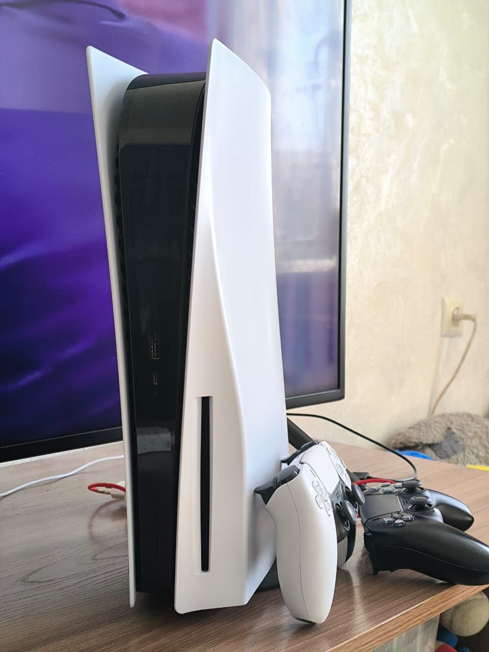Продам Sony PlayStation Digital 5