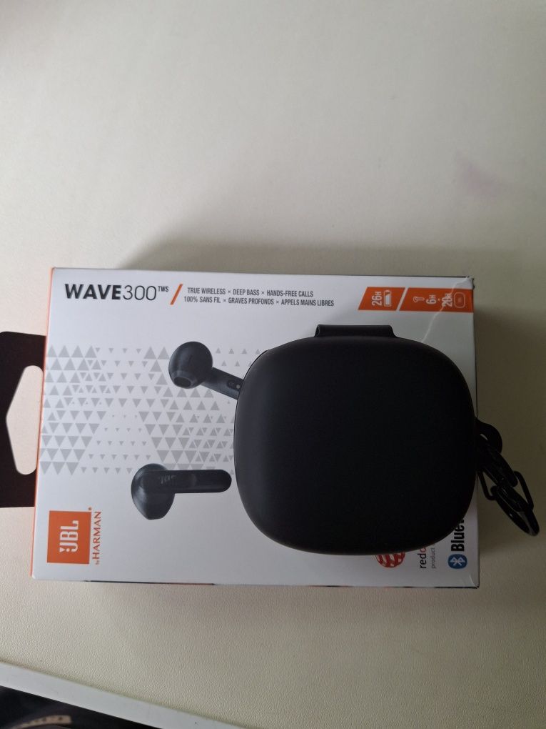 Продаю новые наушники JBL wave300
