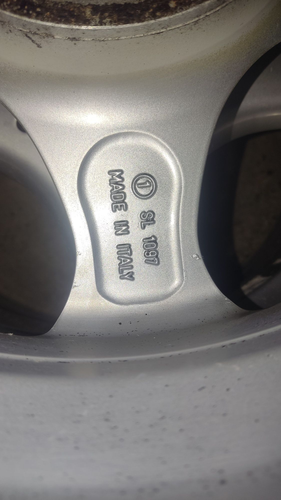 Продам диски с резиной nokian nahakapelita 8